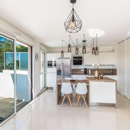 Modern In With Terrace Appartement Le Cannet