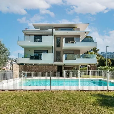 Modern In With Terrace