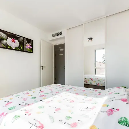 Appartement Modern In With Terrace *