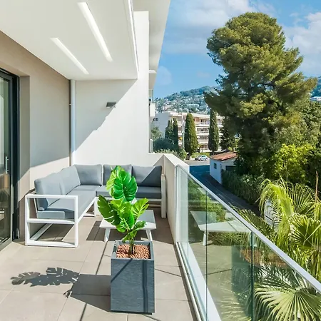 Modern In With Terrace Appartement