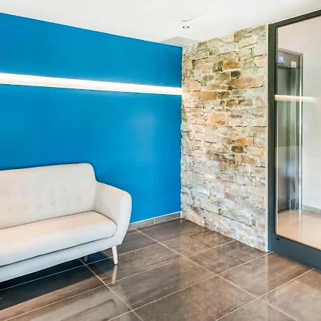 Modern In With Terrace
